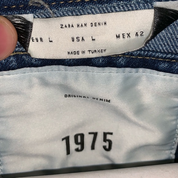 Zara denim jean jacket w/ embroidered patches - Picture 3 of 3